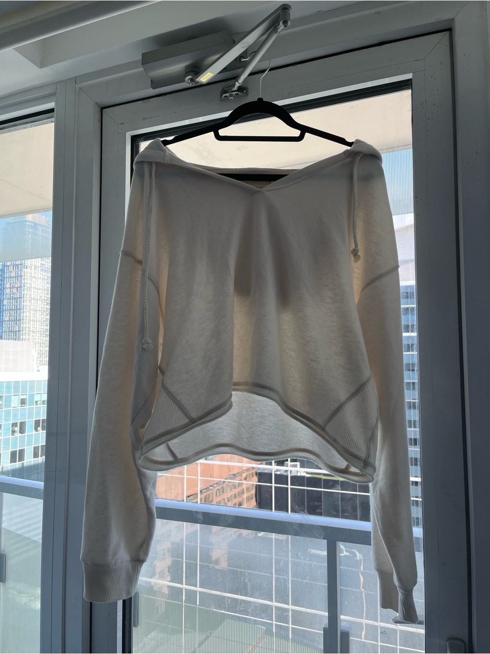 American Eagle Oversized Cream V‑Neck Pullover Hoodie XL